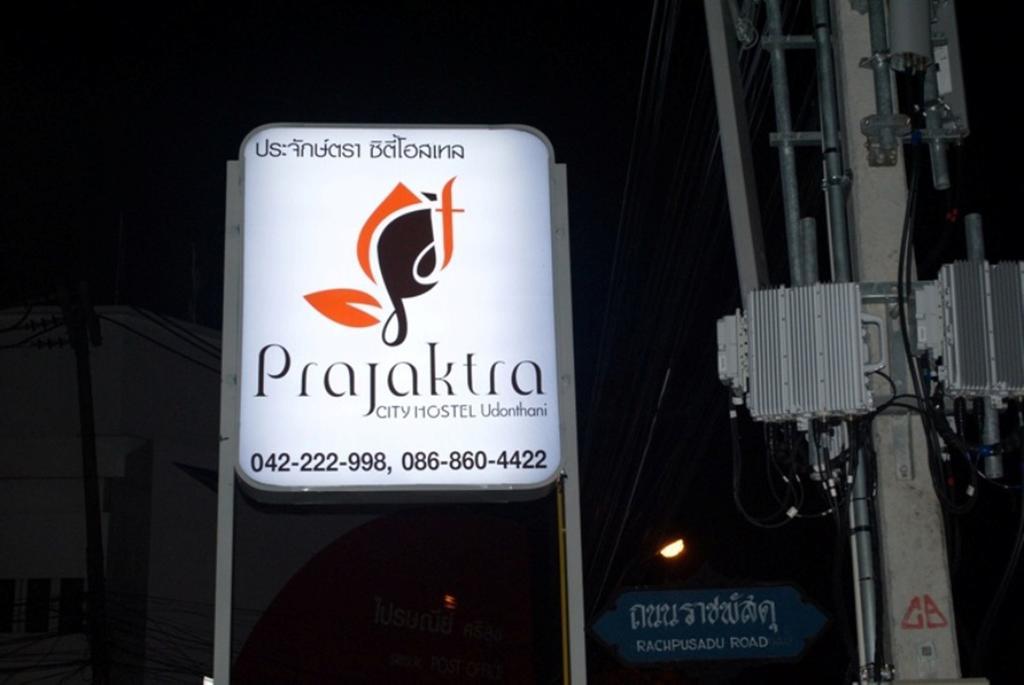 Prajaktra City Hostel Udon Thani Exterior foto